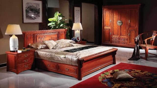 广厦千间，夜眠八尺：红木床，人生最重要的一件家具！