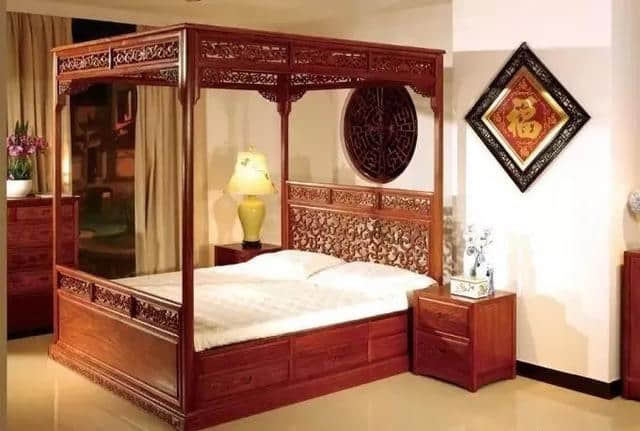 广厦千间，夜眠八尺：红木床，人生最重要的一件家具！