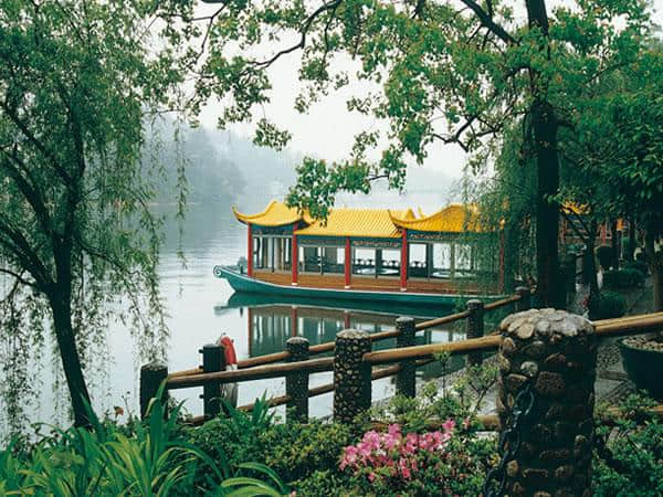 桂林乐满地曼陀罗园著名八大景观，融合桂林山水之灵气！