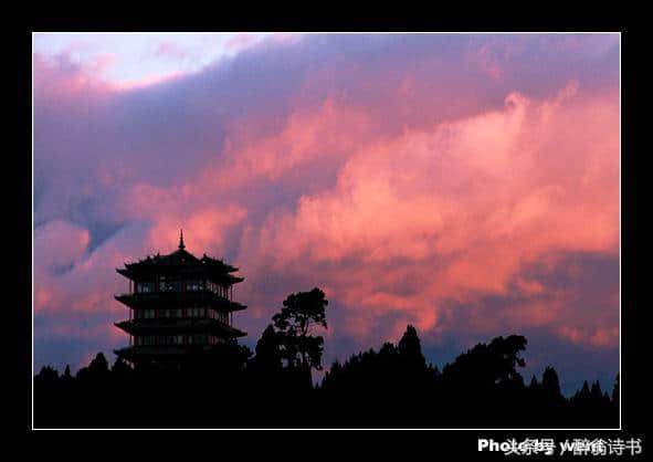 太常引《骤雨孤楼》文/江南居士