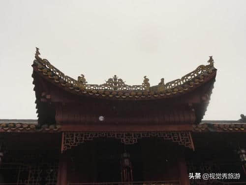 庙貌雄伟，为湘乡之最，香火鼎盛，与南岳争雄，湖南湘乡云门寺
