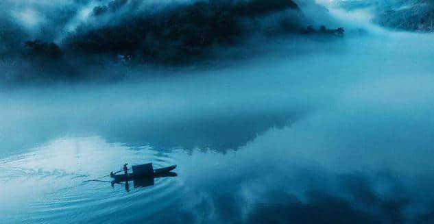 苏轼最著名的一首诗，将西湖的阴晴美景写得淋漓尽致