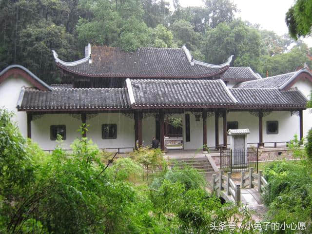 岳麓书院，中国古代四大书院之一，屹立千年不衰