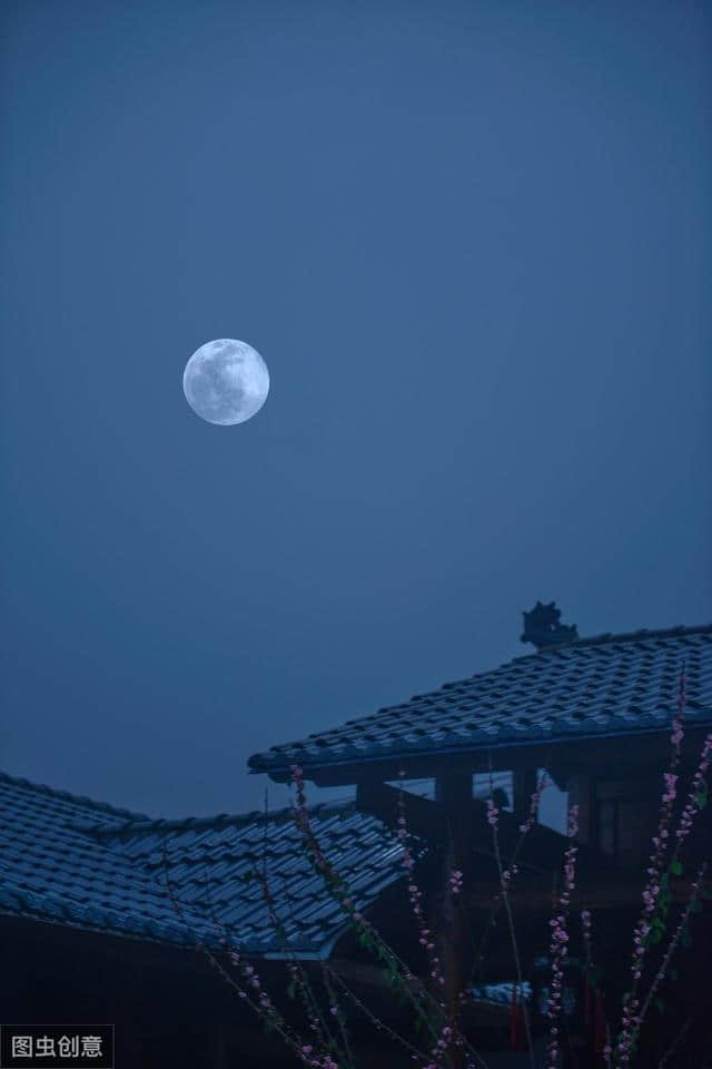 林清玄经典散文《月到天心》，须用心体会，才能见到心灵之月