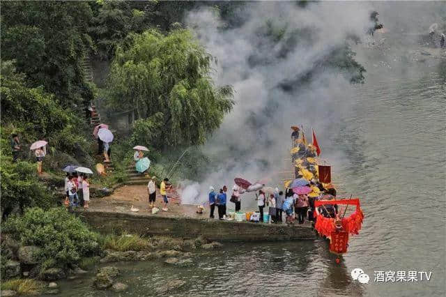 中华民俗节庆·贵州施洞独木龙舟节
